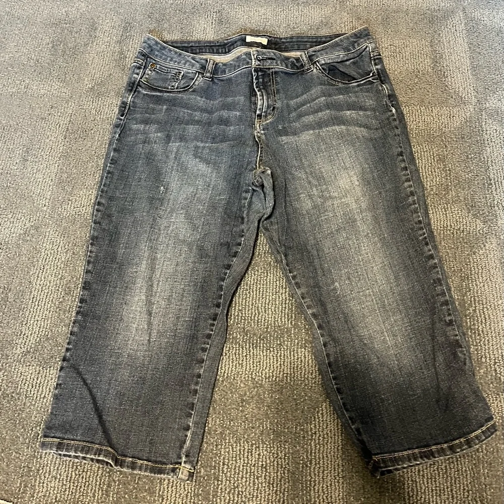Relativity Capris - Picture 2 of 4